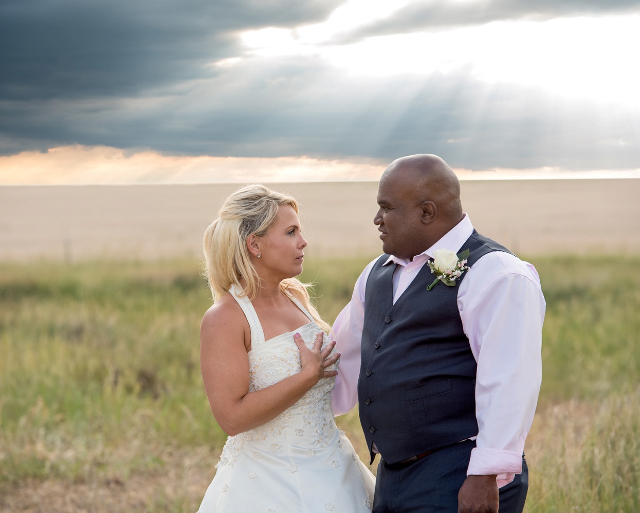 Beautiful Colorado plains sunset wedding photos